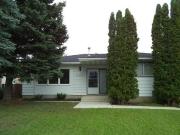 4003 74 Street Northwest Edmonton AB T6K 0W7 2 Bedroom...