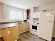 4003 89 St Nw Edmonton AB T6K 1G2 1 Bedroom Apartment...