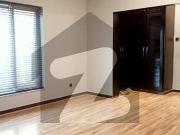 400 Square Yards House In Central E 11 For sale