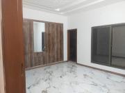 400 Yd² Upper portion for Rent