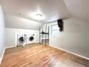 401 QUEENSTON Street #UPPER