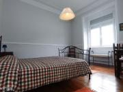 402909 Quarto com cama de solteiro em.