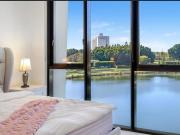 BENOWA WATERFRONT APARTMENT