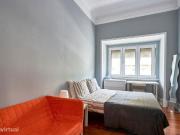 407861 Quarto com cama de casal em.