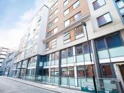 40 Bedroom Shared Living/roommate London London 90560531
