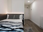 40 Bedroom Shared Living/roommate London London LS90560526