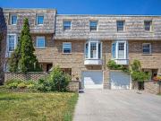 40 Farmstead Road, Toronto, ON, M2L 2G2 townhouse for...