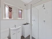 Stylish 2 Bedroom Art Deco Apartment in Stanmore