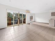 4/12 Laurence Avenue, Airport West VIC 3042
