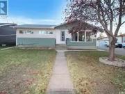 416 2Nd Avenue Se, Swift Current, SK, S9H 3J6 house for...