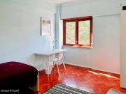 419875 Quarto com cama de solteiro em.