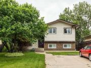 41 Rutgers Rd W MAIN Lethbridge AB T1K 5Y4 3 Bedroom...