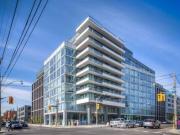 422 1 Dundas Street E