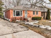 425 Centre Street E, Richmond Hill, ON, L4C 1B8 house...