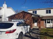 425 Phoenix Crescent Ottawa ON K1E 2G2 3 Bedroom...