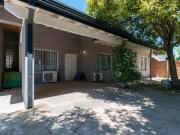 426 entre 138 y 139 El Rincon Dos casa en block en VENTA