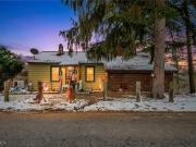 428 Canova Dr, Akron, OH 44319