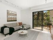 house 4/33 Battery Street, Clovelly