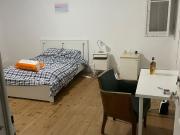 434810 Quarto com cama de casal em.