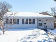 43 Hind Avenue Winnipeg MB R3J 2P5 For Sale