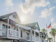 4443 Ocean Drive 3 Bedroom Apartment for Rent at 4443...