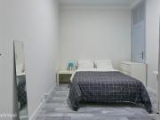 447278 Quarto com cama de casal em.