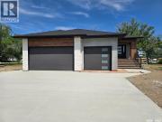 44 Kenney Crescent, Weyburn, SK, S4H 1L3 house for sale...