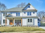 4509 39th St N, Arlington, VA 22207