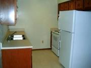 $455 / 1br APT W/ SEPARATE LR & DR! CARPET,LAUNDRY ON...