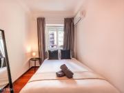 456971 Quarto com cama de casal em.
