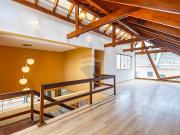 457 Área Útil Sobrado Alugar, 5 Dormitórios localizado...