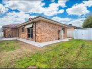 Quite Three Bedroom Townhouse Quite Three Bedroom Townhouse