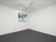 MODERN HOME IN MAINTAINED COMPLEX