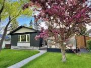 4719 Charleswood Drive Nw, Calgary, AB, T2L 2E6 house...