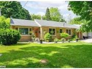 47 Holgate Street, Barrie, ON, L4N 2T8 house for sale Listi. 47 Holgate Street, Barrie, ON, L4N 2T8 house for sale Listi.