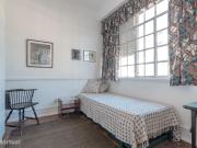 48874 Quarto com cama de solteiro em.