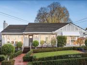 Beautifully Maintained Family Home!