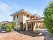 4/8 Coolidge Street, Como WA 6152