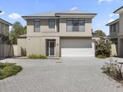 4/8 Raleigh Street, Belmont, WA 6104