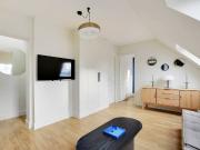 49 m2 flat with views over the roofs of Paris, located...