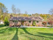 49 Woodside Dr, Washington, PA 15301