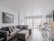 4 1 2 dans SteFoy WIFI inclus Piscine intérieure Juillet