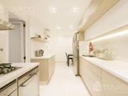 4 ambientes reciclado a nuevo con dependencia y cochera!...