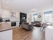 4 bed 1st Floor Flat to rent in Edinburgh City Of...