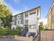 4 bed 1st Floor Flat to rent in London Camden, NW5, from...
