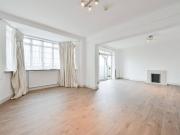 4 bed 1st Floor Flat to rent in London Camden, NW8, from...