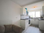 4 bed 1st Floor Flat to rent in London Tower Hamlets,...