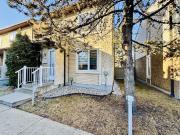 4 Bed | 2.5 Bath Townhouse in Blue Quill