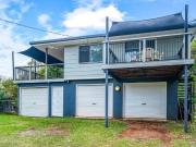 4 Bed 2 Bath 7 Car Golf Course Outlook + DualLiving...