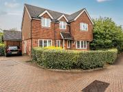 4 bed Detached House to Let for rent in Orpington